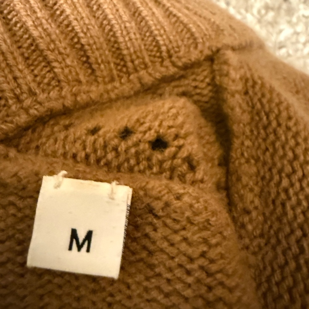Cashmere Tan V-Neck Sweater with Pockets - Picture 12 of 14